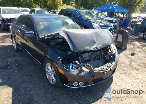 2011 Mercedes-Benz E 350 4Matic z USA, uszkodzony, nr VIN WDDHF8HB0BA356716